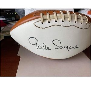 Chicago BEARS  Gale Sayers legend HOF 77’signed football with COA